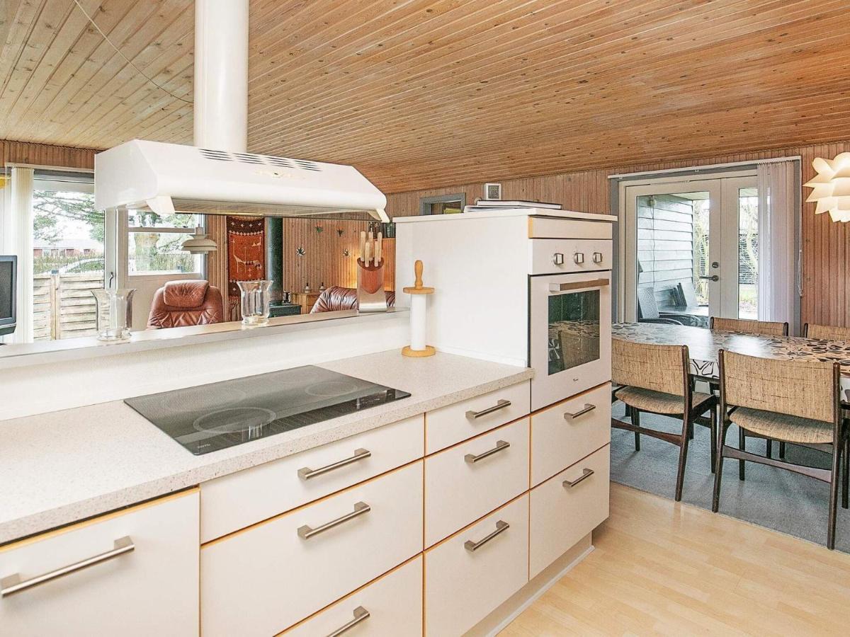8 Person Holiday Home In Hesselager Eksteriør billede
