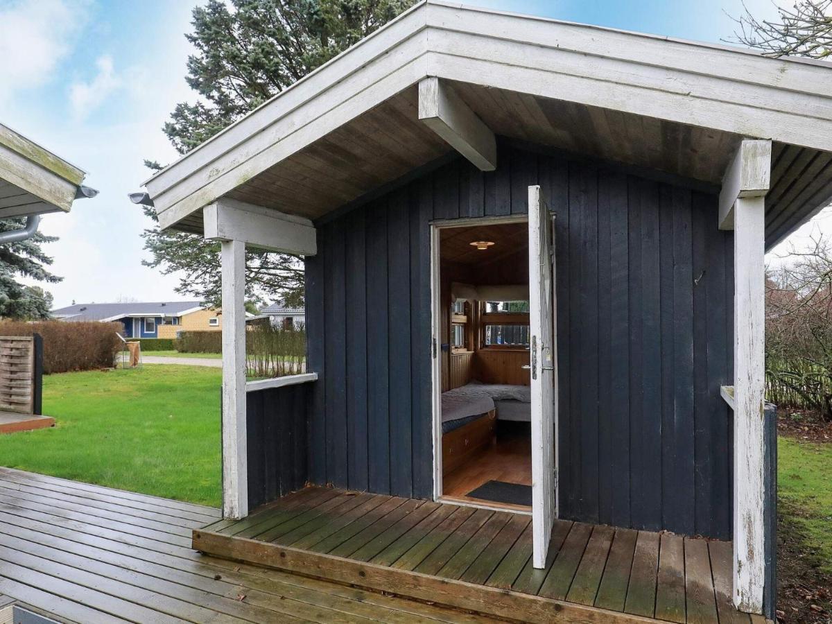 8 Person Holiday Home In Hesselager Eksteriør billede