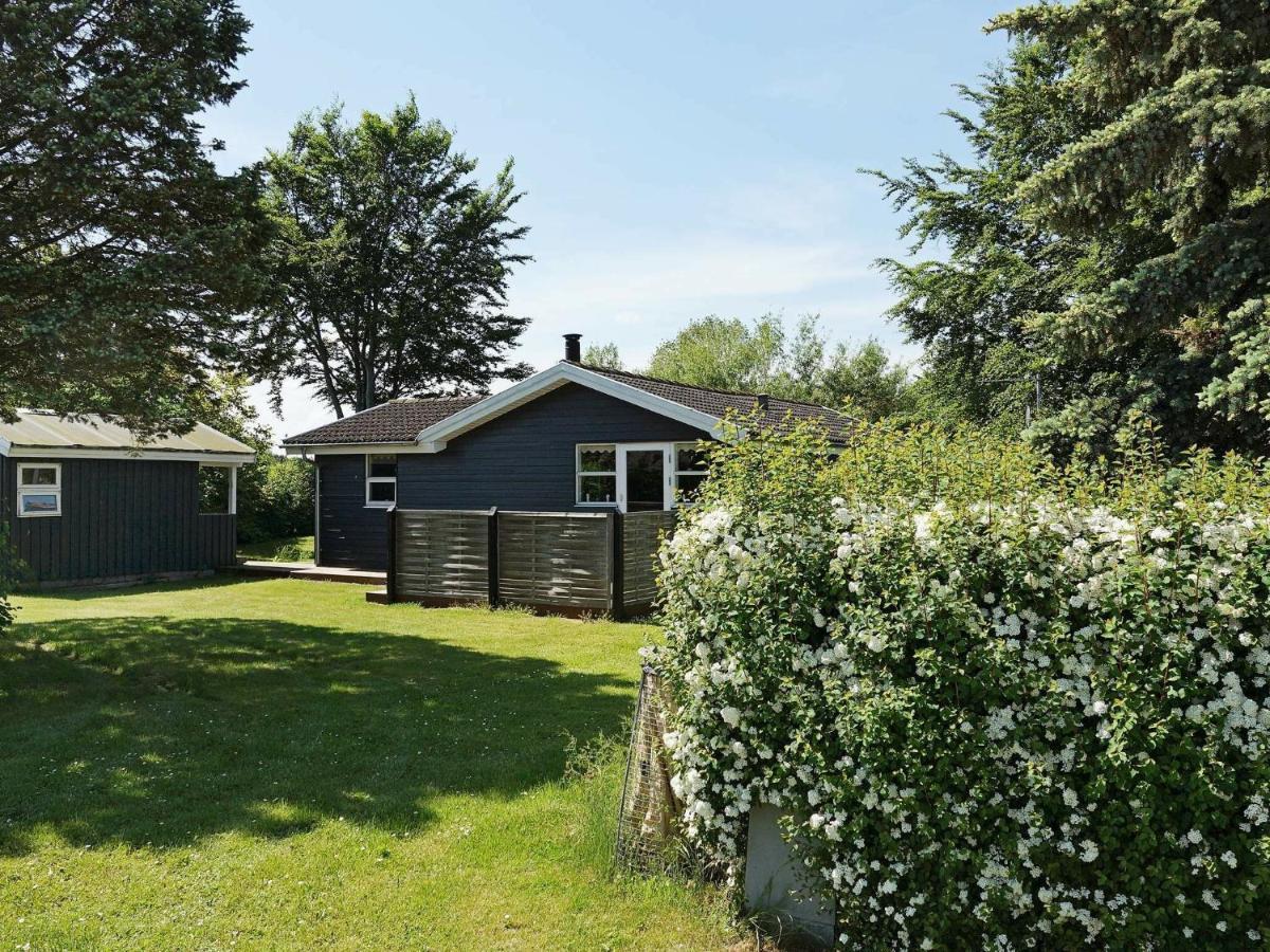 8 Person Holiday Home In Hesselager Eksteriør billede