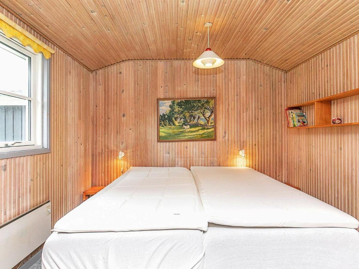 8 Person Holiday Home In Hesselager Eksteriør billede