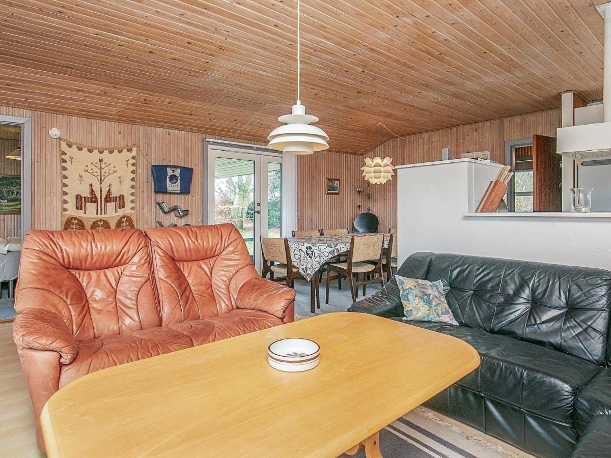 8 Person Holiday Home In Hesselager Eksteriør billede